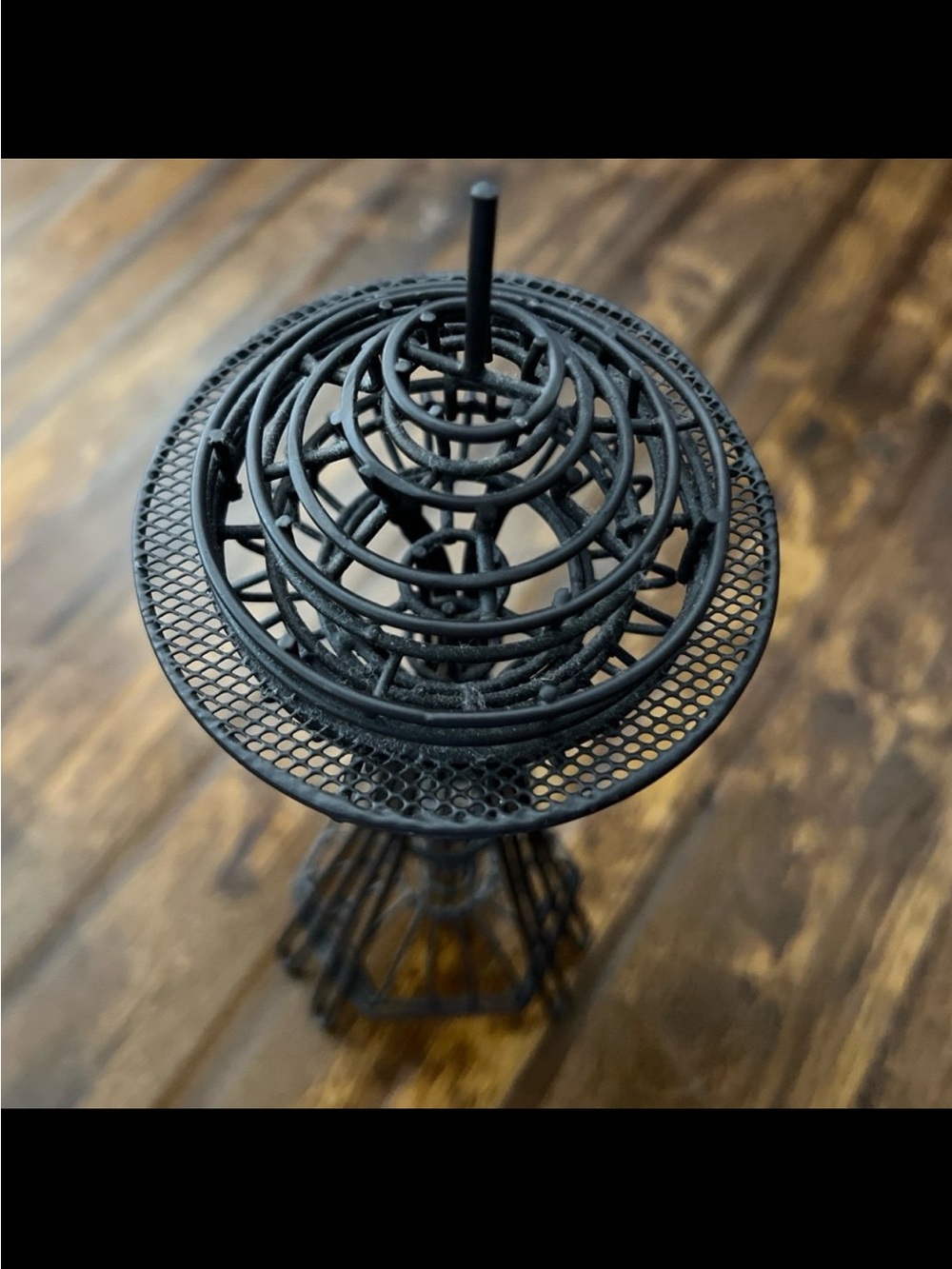 VINTAGE MID-CENTURY MODERN SEATTLE SPACE NEEDLE WIRE ART SCULPTURE//BRONZE TONED - Picture 4 of 7
